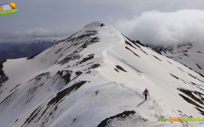 Tonín de Arbas – Estorbín de Valverde (2.123 m) – Cueto Los Barriales (2.108 m) – Pico El Cuadro (2.089 m) – Pico Cuérravo (2.023 m) – Las Corralinas (1.814 m)